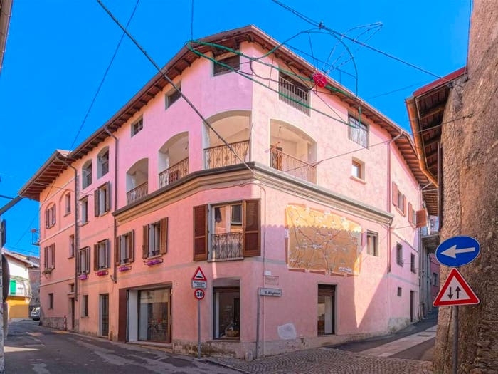 Appartamento quadrilocale in vendita in Via AManzoni, Centro, Cunardo