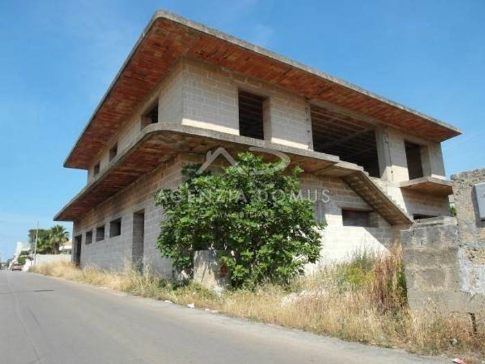 Casa bilocale in vendita in Via Europa, Centro, Racale
