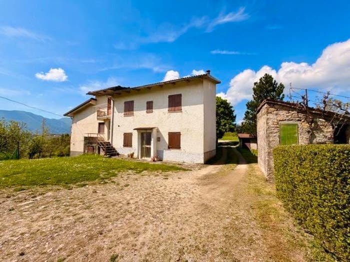 Casa con 6 locali in vendita in Strada di Ca' Bianca, Alto Reno Terme