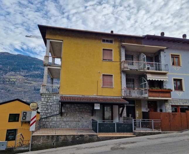 Appartamento quadrilocale in vendita in Via Novembre, Centro, Malonno