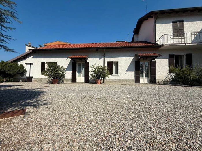 Casa con 6 locali in vendita in Via delle Cave, Meda