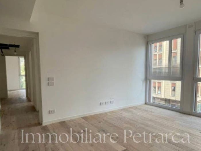 Appartamento trilocale in vendita in Largo Europa, Savonarola Ponte Molino, Padova