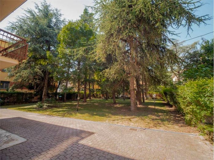 Casa con 6 locali in vendita in via Luigi Valdrighi, Sant'Agnese Università, Modena