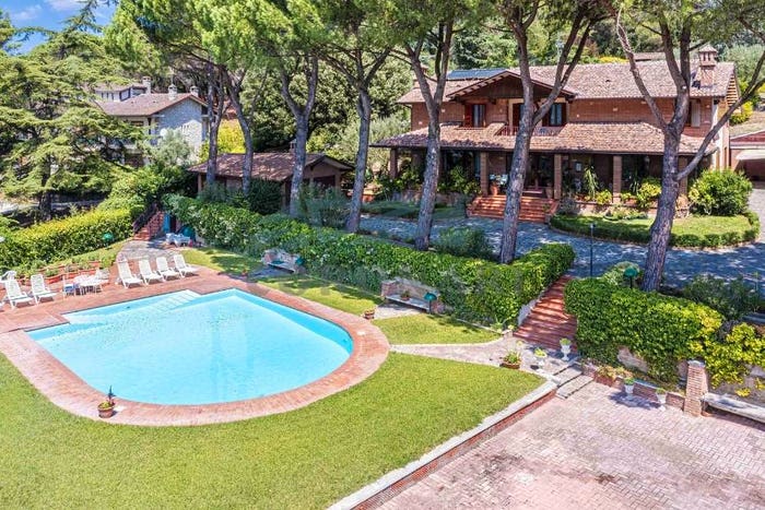 Casa con 6 locali in vendita in Viale Nicola Sacco e Bartolomeo Vanzetti, Centro, Magione