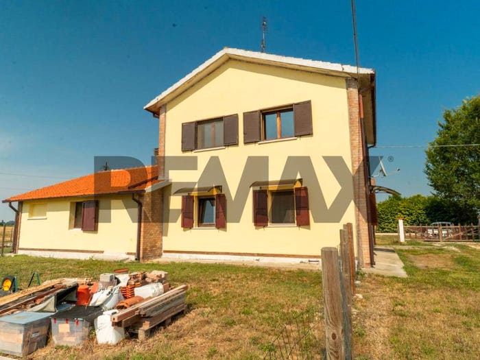Casa con 6 locali in vendita in Centro, Copparo