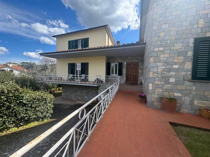 Casa con 6 locali in vendita in Via Roma, Centro, Bagno a Ripoli