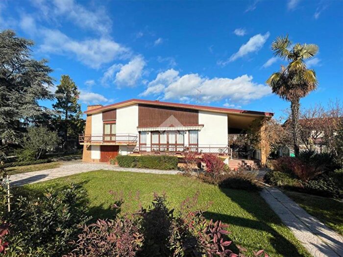 Casa quadrilocale in vendita in Via Tesa, Fantasina, Cellatica