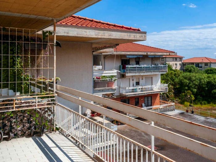 Appartamento con 5 locali in vendita in Via Vampolieri, Aci Castello