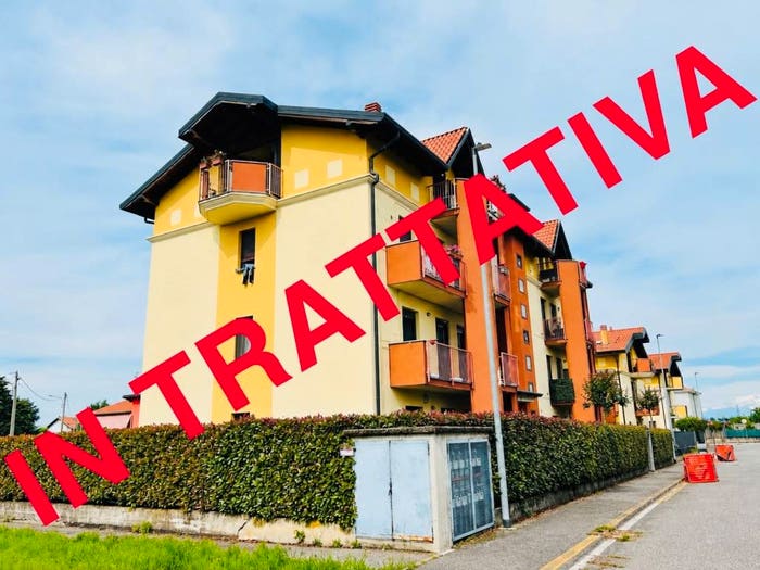 Appartamento trilocale in vendita in Via Novembre, San Macario, Ferno
