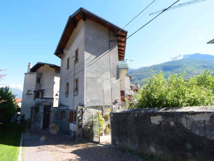 Casa con 6 locali in vendita in Vicolo Rigollet, Centro, Chatillon
