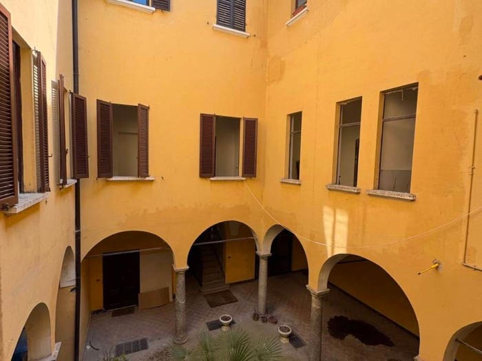Appartamento trilocale in vendita in Via Serafini, Centro Storico, Piacenza