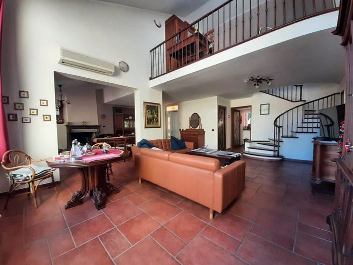 Casa con 6 locali in vendita in San Pietro in Palazzi Collemezzano Buca del Gatto, Cecina