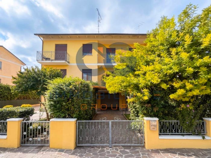 Casa con 5 locali in vendita in Via Girolamo Agazzi, Centro, Finale Emilia