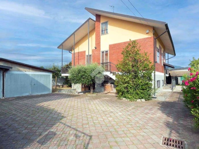 Casa con 6 locali in vendita in Via Gino Grazioli, Centro, Nole