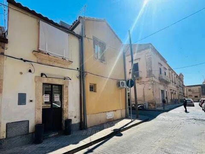 Casa bilocale in vendita in Via Giovanni Nicotera A, Centro, Noto