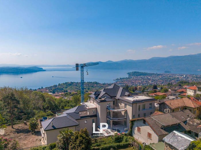 Appartamento quadrilocale in vendita in VIA MONSIGNORE SCAVINI, Arizzano