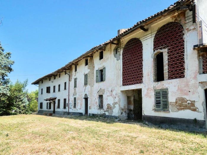 Casa con 6 locali in vendita in Frazione Quartino, Centro, Calamandrana