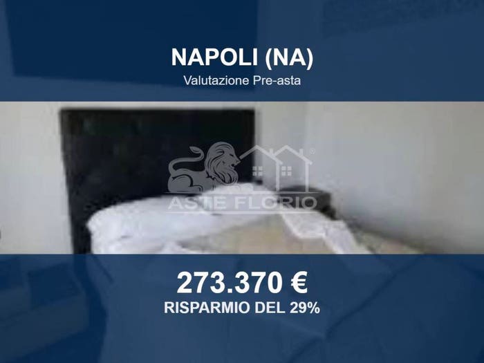 Appartamento con 5 locali in vendita in Piazza Mercato, Centro, Napoli