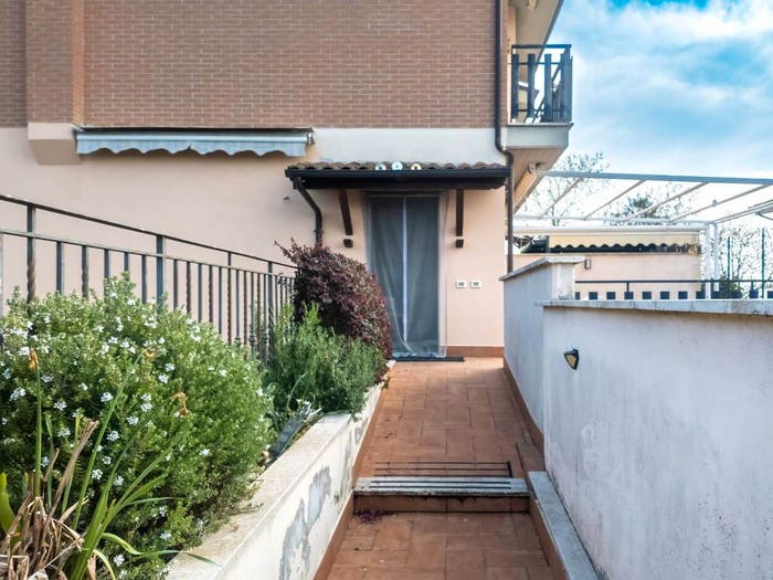 Casa con 6 locali in vendita in Via La Grazia, Artena