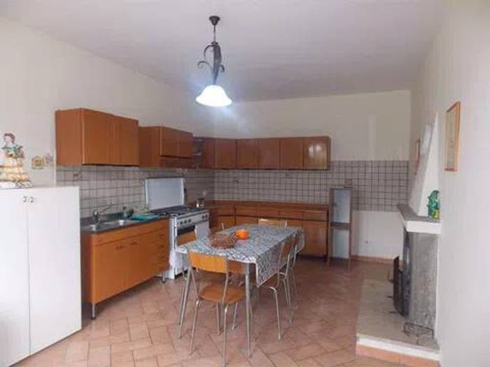 Casa con 5 locali in vendita in Via Arno, Centro, Lariano