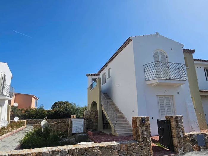 Appartamento quadrilocale in vendita in Via Emilio Lussu, Centro, Budoni