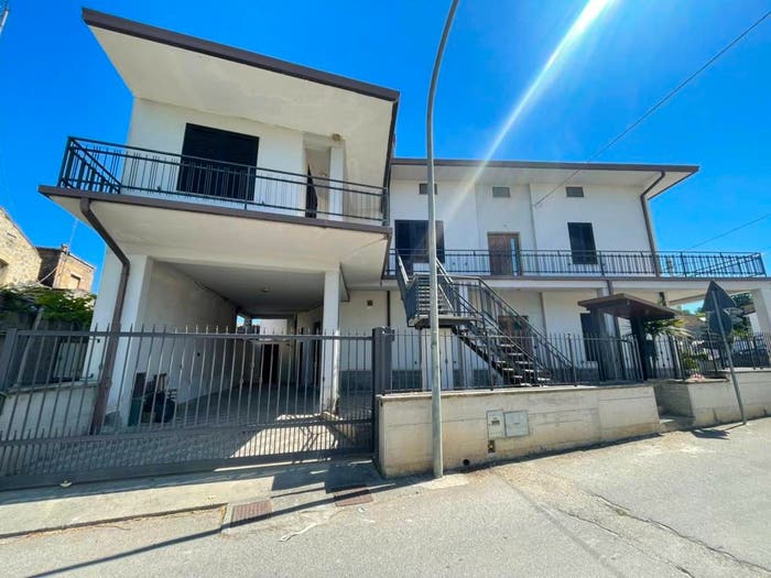 Casa con 5 locali in vendita in Via San Tommaso, San Tommaso, Perano