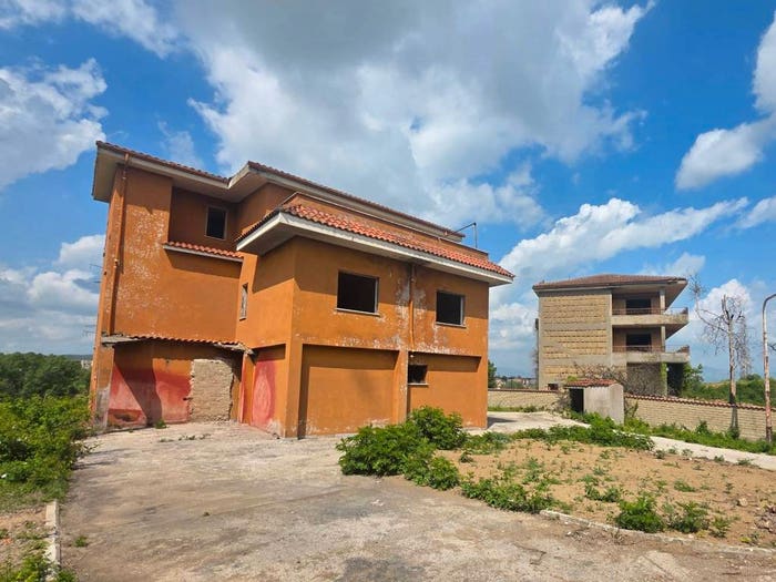 Casa con 6 locali in vendita in Località Santa Marta, Capena