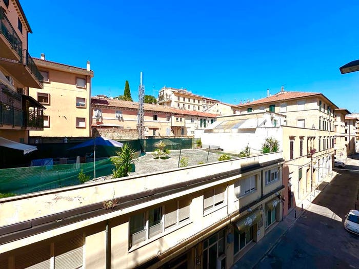 Appartamento trilocale in vendita in Via Magenta, Corsi, Ancona