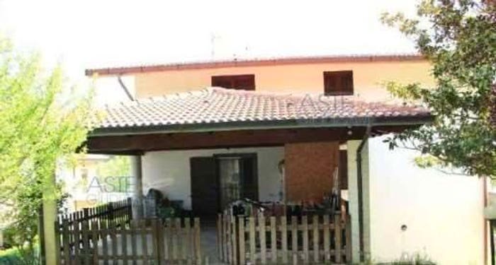Casa con 6 locali in vendita in Via del Mulino, Tornimparte