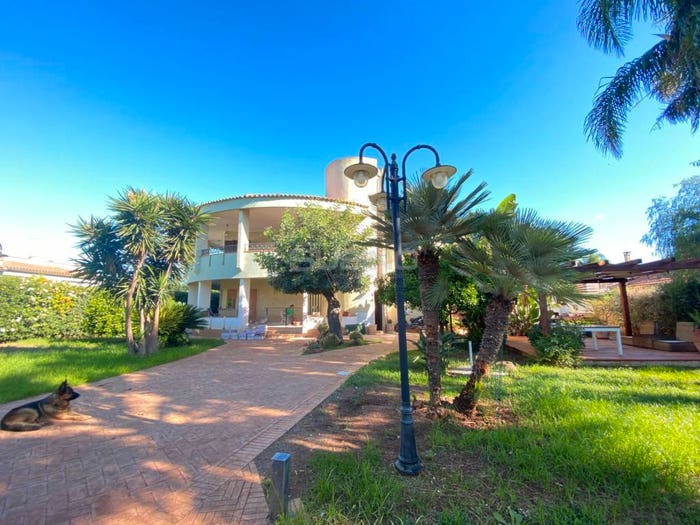 Casa con 6 locali in vendita in VIA DEL TUFFETTO, Carrozziere Sacramento, Siracusa
