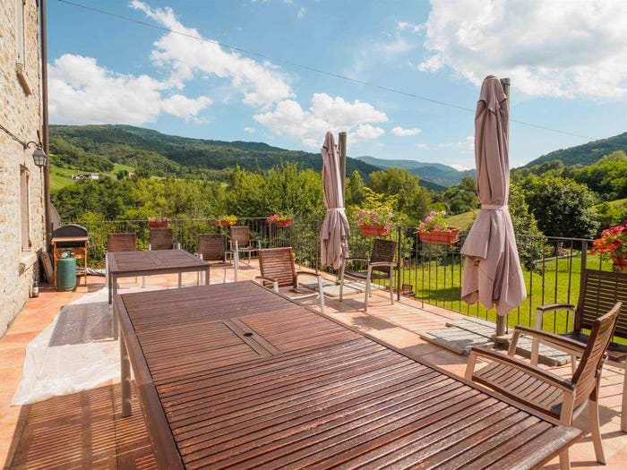 Casa con 6 locali in vendita in Montefiorino