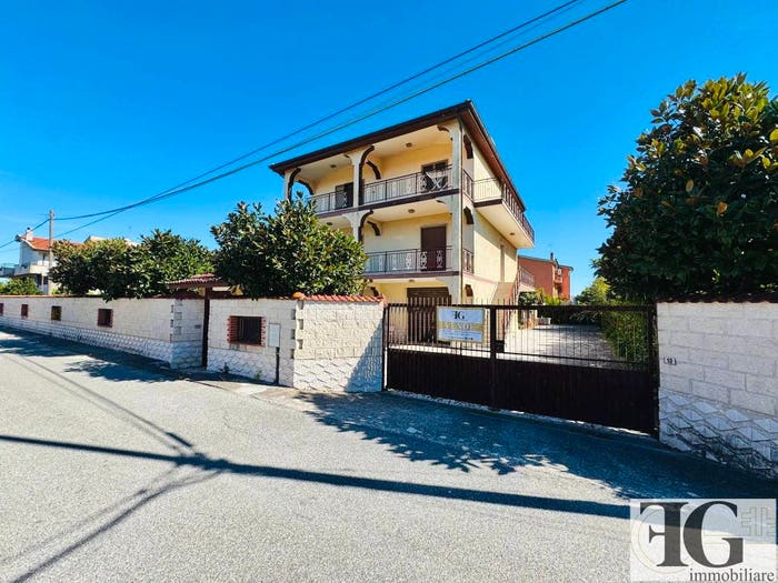 Casa con 6 locali in vendita in Via Caniglia, Campo di Carne Pantanelle, Aprilia
