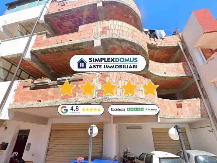 Appartamento con 6 locali in vendita in Via Cesare Battisti, Furci Siculo