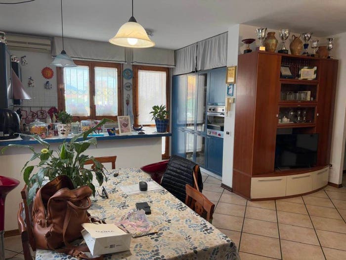 Appartamento con 5 locali in vendita in Torre del Lago, Viareggio