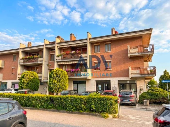 Appartamento con 5 locali in vendita in VIA PATRONO D'ITALIA, Santa Maria degli Angeli, Assisi