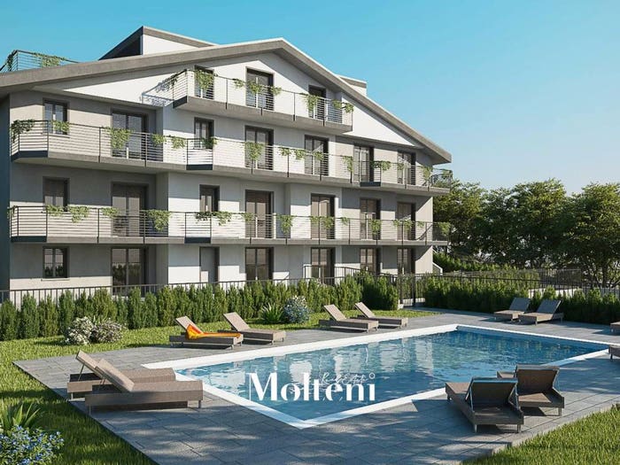 Appartamento trilocale in vendita in Via degli Ulivi, Lierna