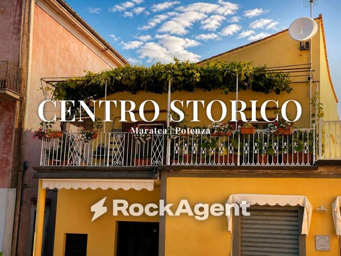 Appartamento trilocale in vendita in Corso Giuseppe Garibaldi, Centro, Maratea
