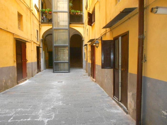 Appartamento bilocale in vendita in Vico San Domenico Soriano, Monte Santo, Napoli