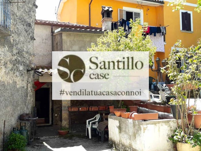Appartamento trilocale in vendita in Via degli Orti, Centro, Pescorocchiano