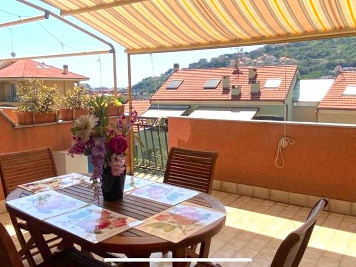 Appartamento trilocale in vendita in Via delle Costanze, Centro, Pietra Ligure