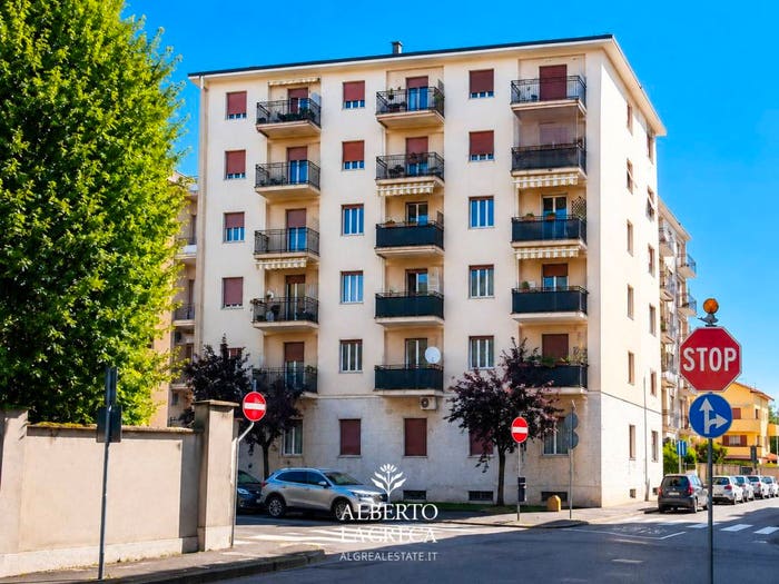 Appartamento trilocale in vendita in Via Monte Oliveto, Triante, Monza