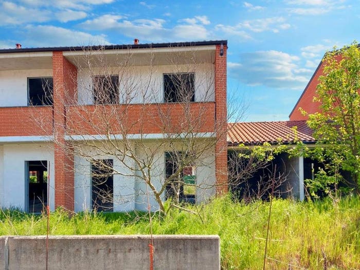 Casa quadrilocale in vendita in Via Giovanni Paolo II N snc, Valera Fratta