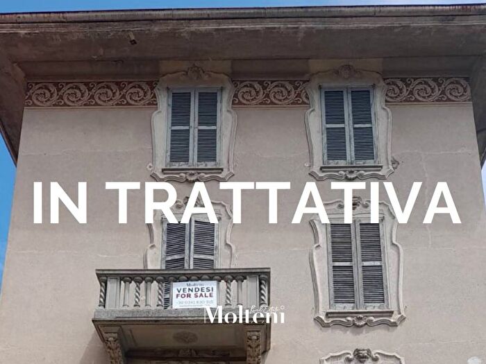 Casa con 6 locali in vendita in Via Adamello, Centro, Esino Lario