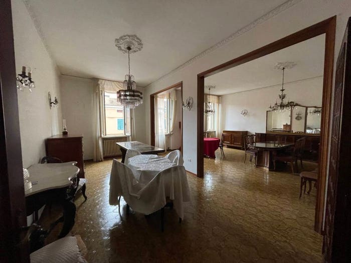 Appartamento con 6 locali in vendita in Corso Della Giovecca, Centro Storico, Ferrara