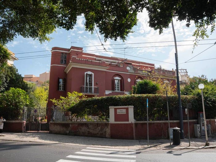 Casa con 6 locali in vendita in Viale Luigi Merello, Ospedale, Cagliari