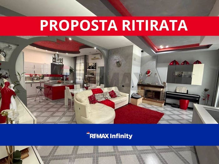 Appartamento con 6 locali in vendita in Via Luigi Angrisani, Nocera Inferiore