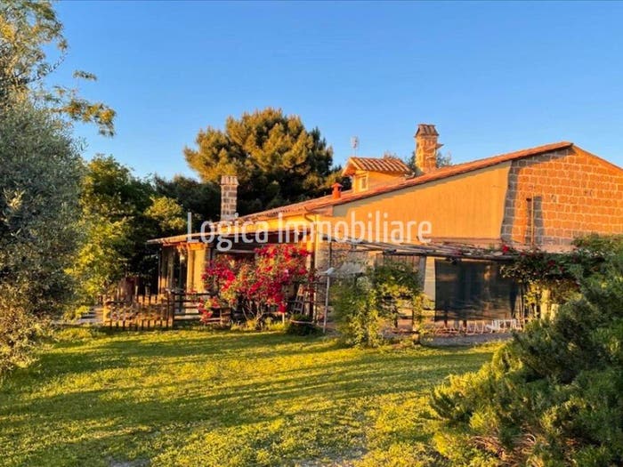 Casa con 6 locali in vendita in SP, Orvieto