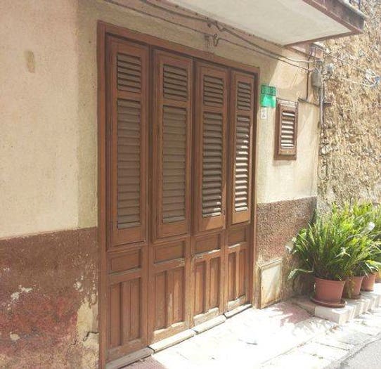 Casa in vendita in Via Milazzo, Montelepre