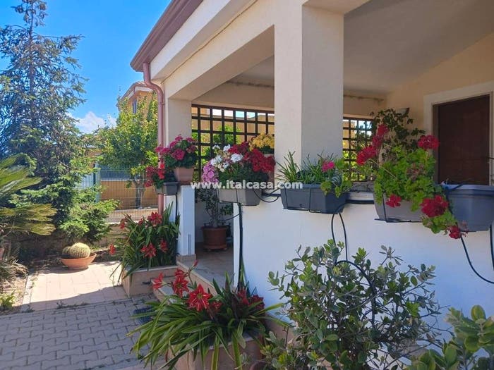 Casa con 5 locali in vendita in via dei gelsomini, Zona Capo Rizzuto Apriglianello Papanice, Crotone