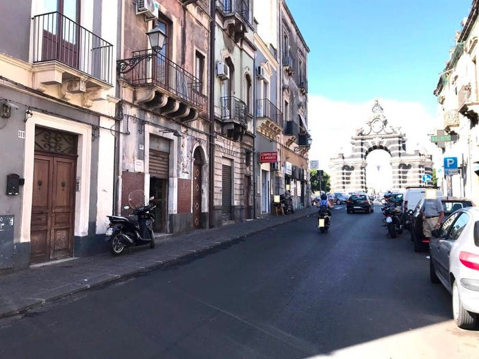 Appartamento bilocale in vendita in Via Garibaldi, Palestro, Catania